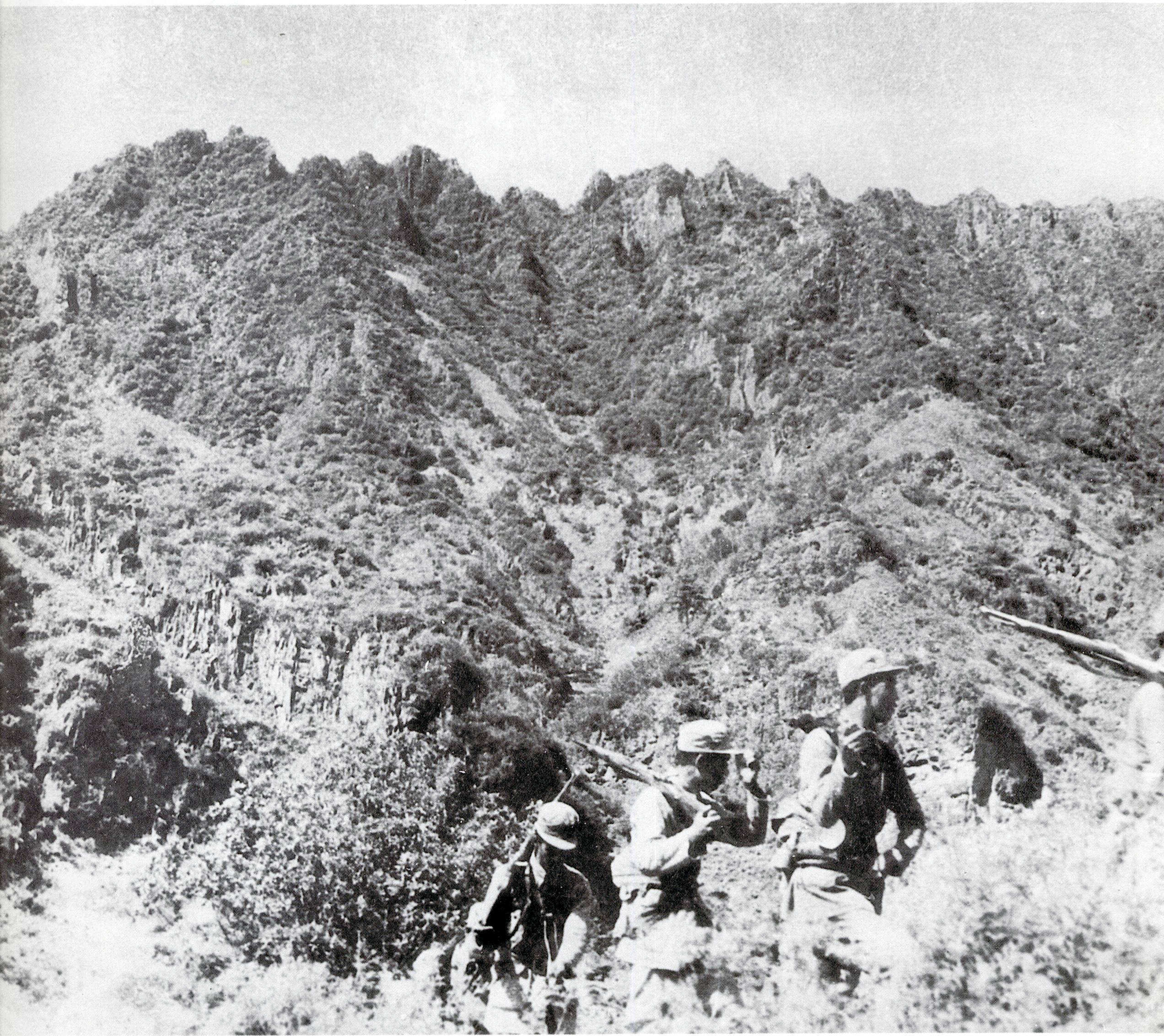 3.八路军转战在雾灵山区.jpg