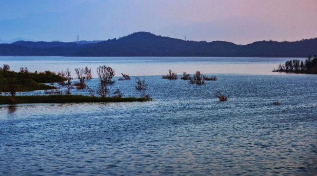 水库霞光