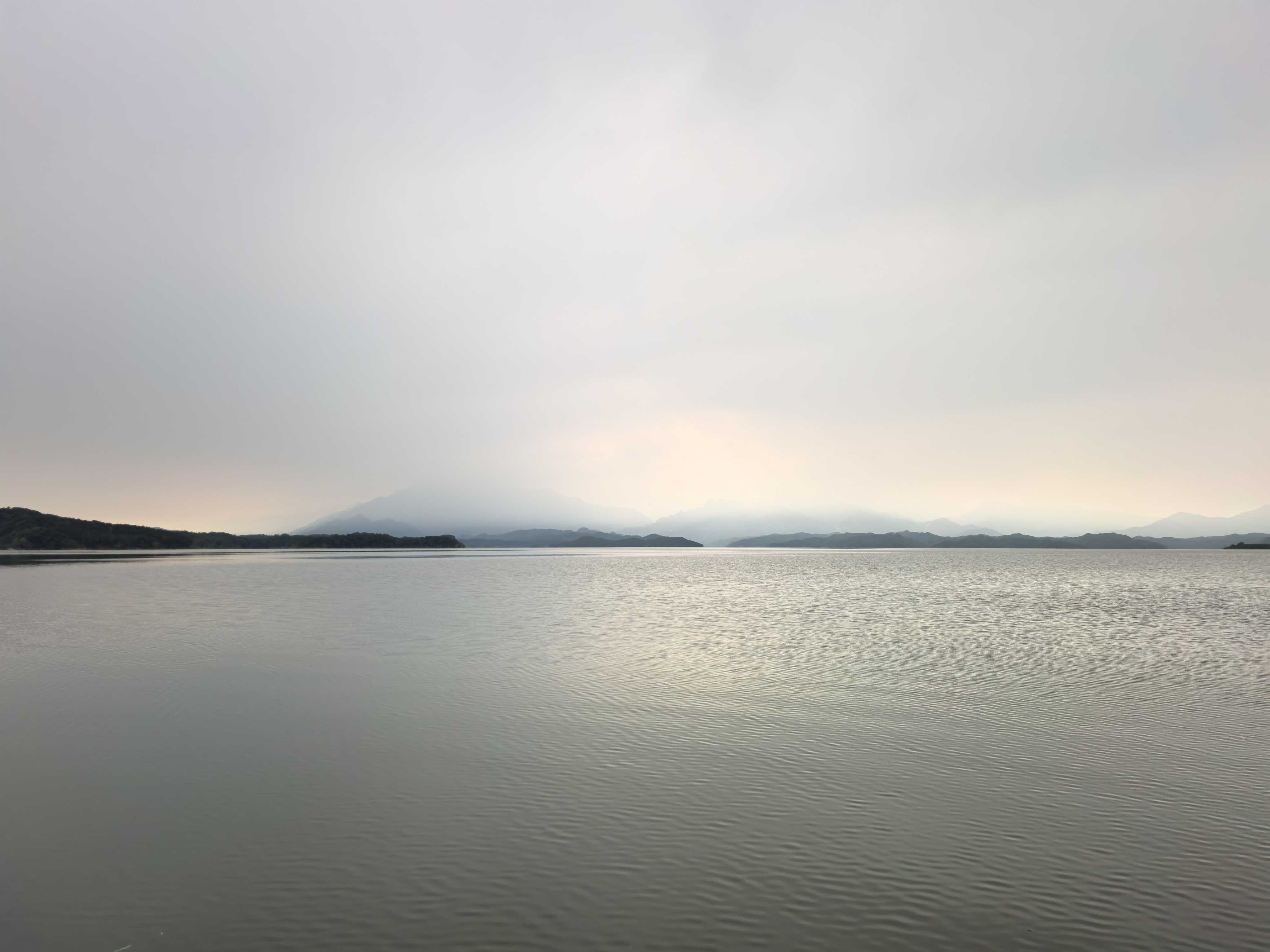 山水蒙蒙