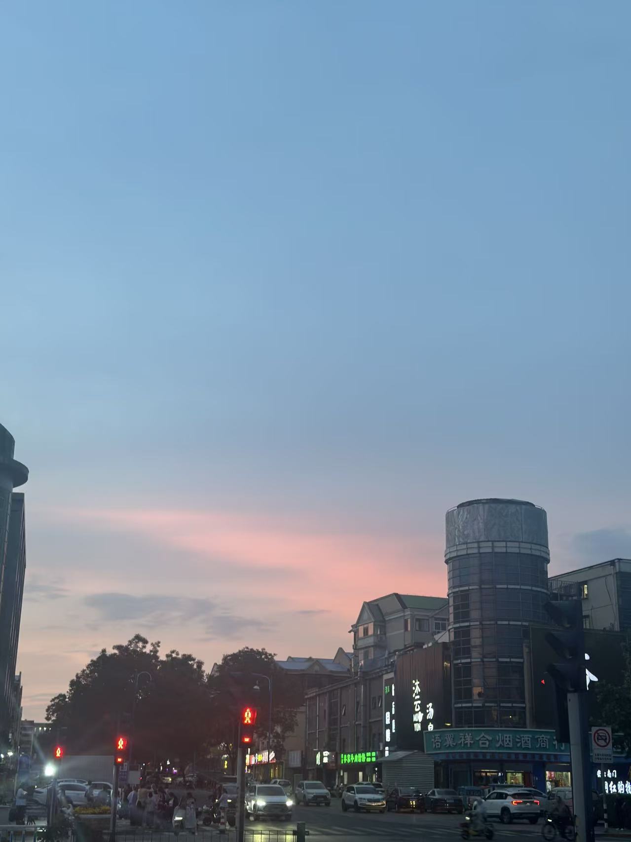 南更大街路口