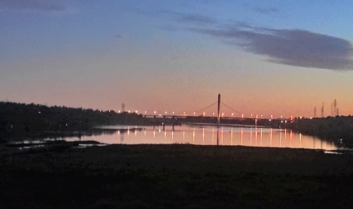 夕阳下的云蒙大桥