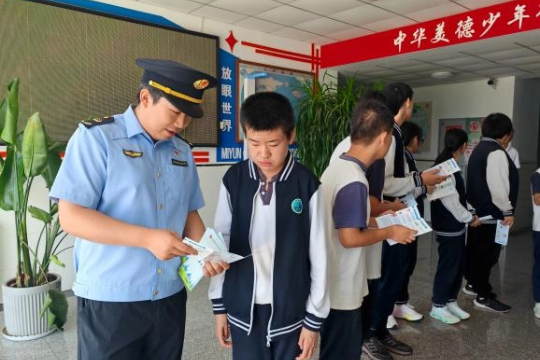 筑牢“防火墙”，撑起“安全伞”