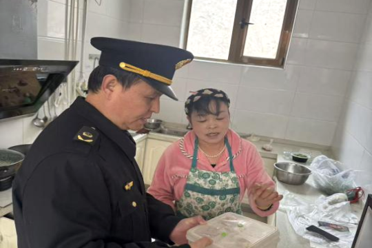 石城镇市场监管所加强春季养老机构食品安全监管